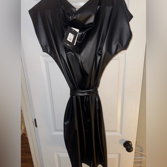 Fashion Nova Off the Shoulder Faux Leather dress  Sz 1X - Picture 9 of 9